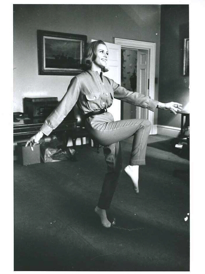 Honor Blackman S Feet I Piedi Di Honor Blackman Celebrities Feet