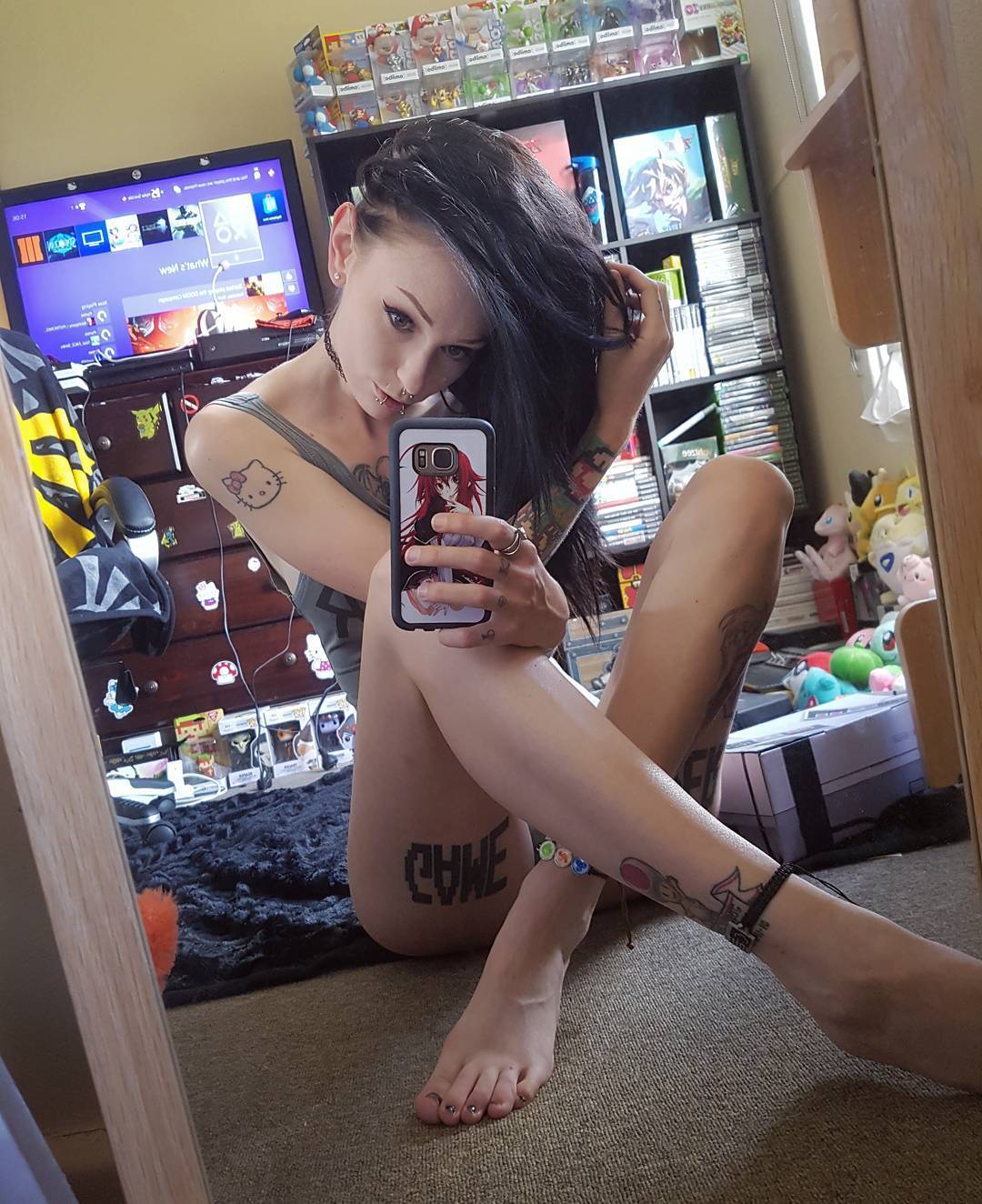 Hylia Fawkes's feet
