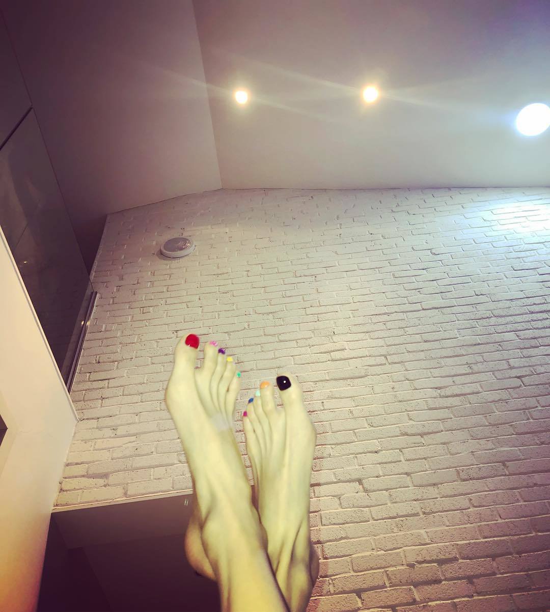 People who liked Hyuna's feet, also liked.