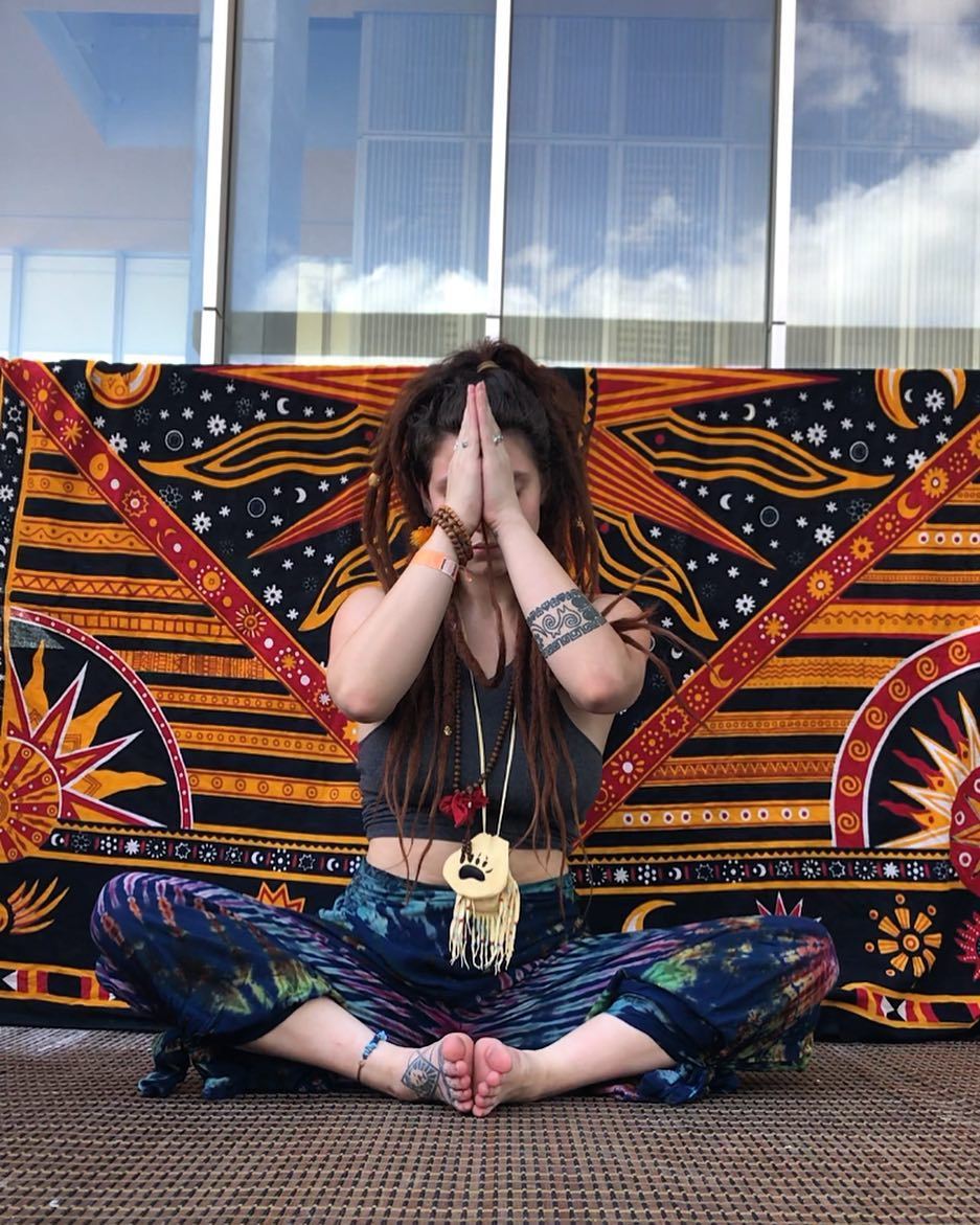 Indica Flower's feet