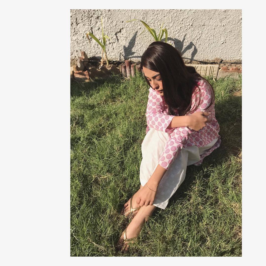 Iqra Aziz's Feet - I piedi di Iqra Aziz - Celebrities Feet 2024