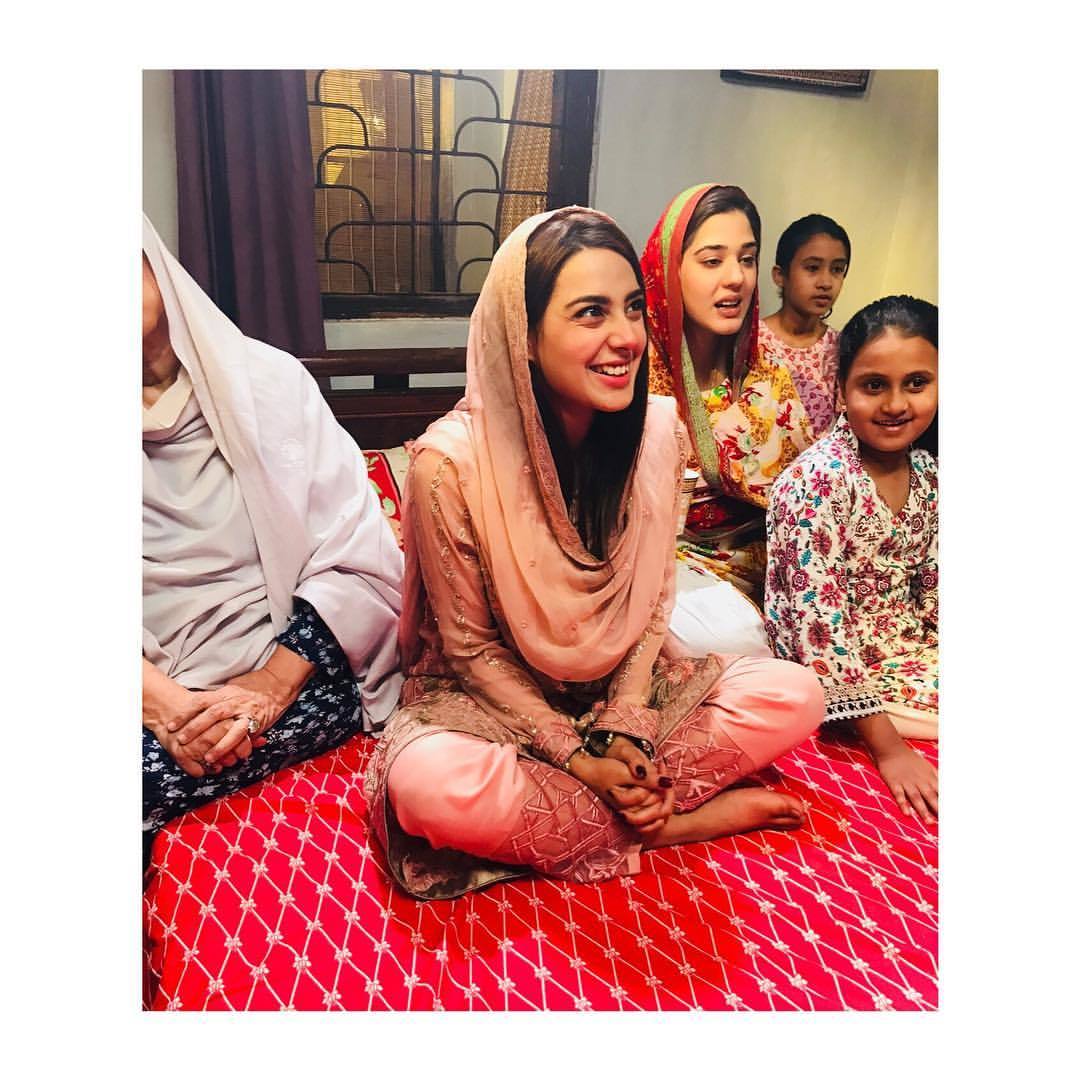 Iqra Aziz's Feet - I piedi di Iqra Aziz - Celebrities Feet 2024