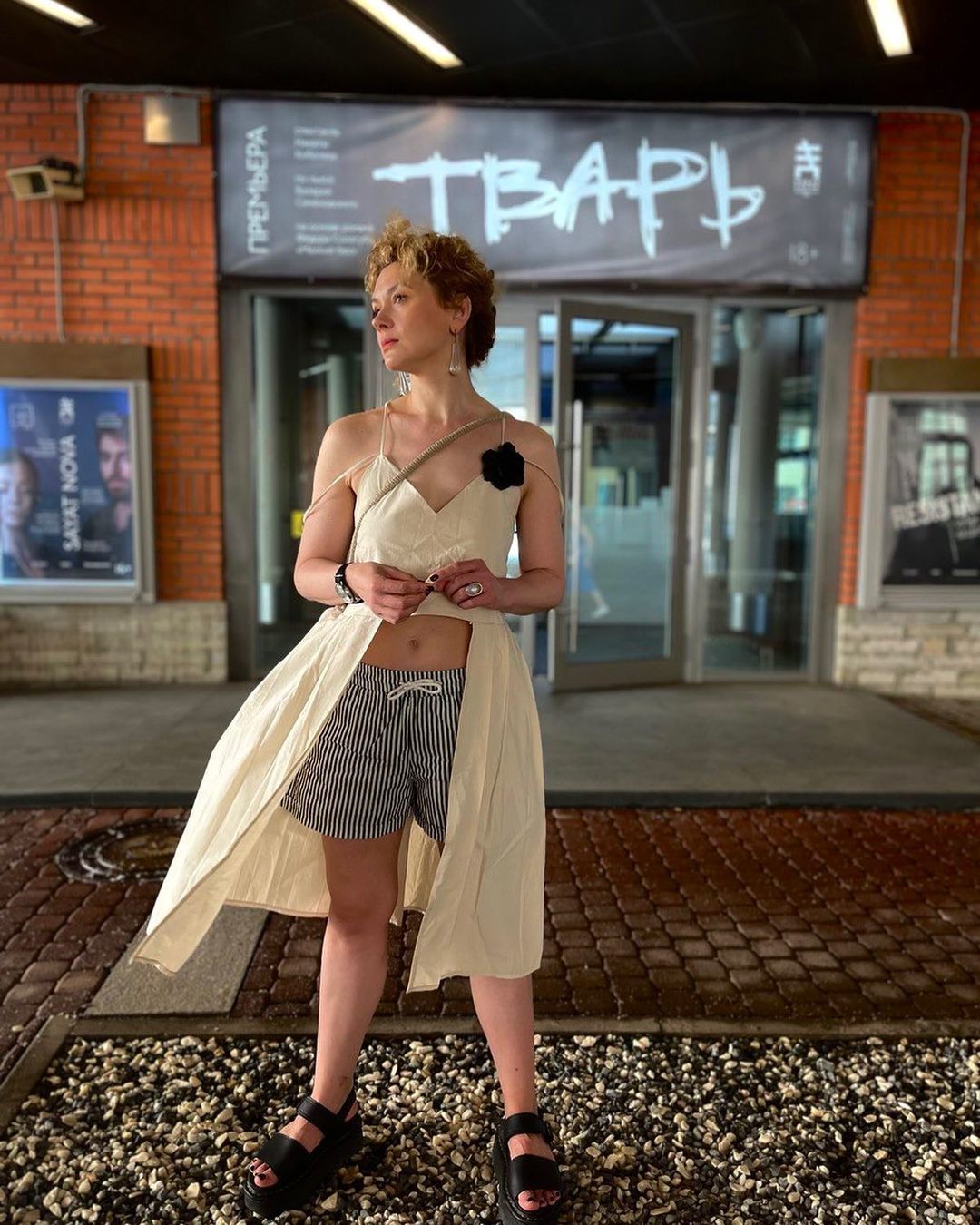 Porno filmda Sofiya Lesbian porno videolar