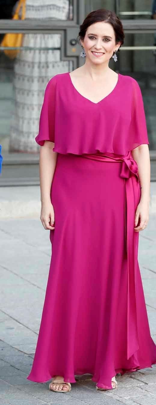 Feet of Isabel Díaz Ayuso