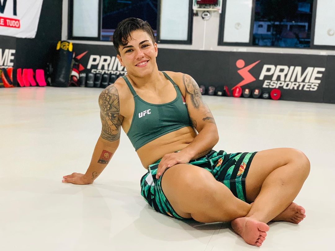 Porr UFC champ Jessica Andrade posts nude photo wearing nothing but champio...