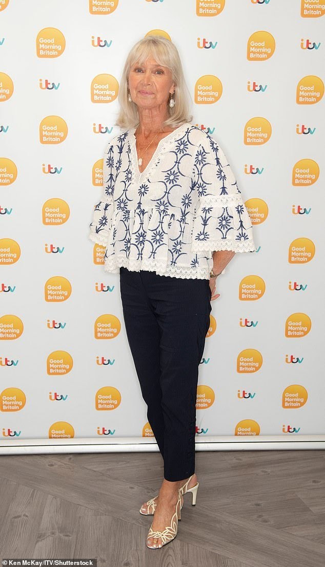 Jan Leeming's Feet - I piedi di Jan Leeming - Celebrities Feet 2023