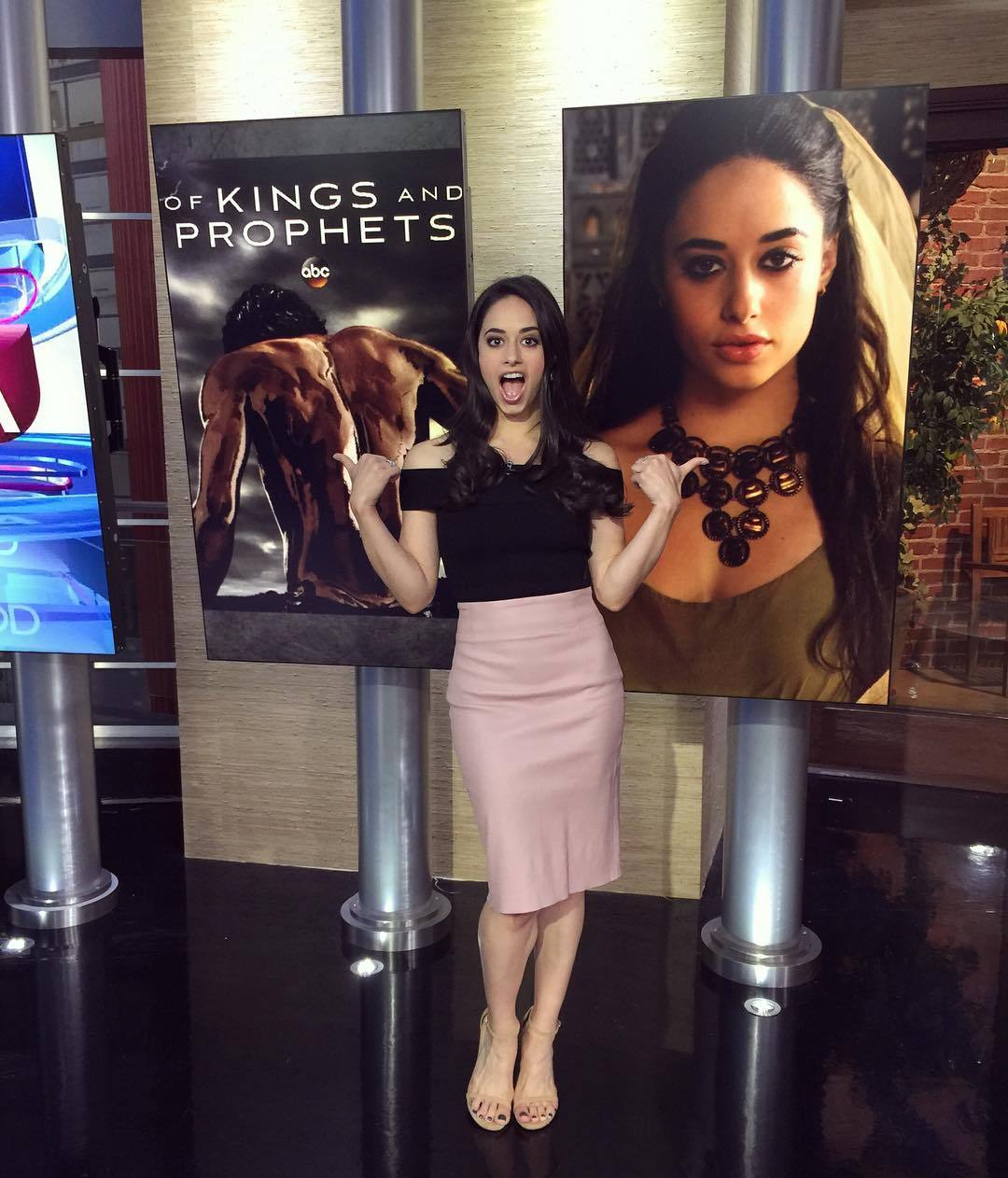 Jeanine Mason - Celebrity photo
