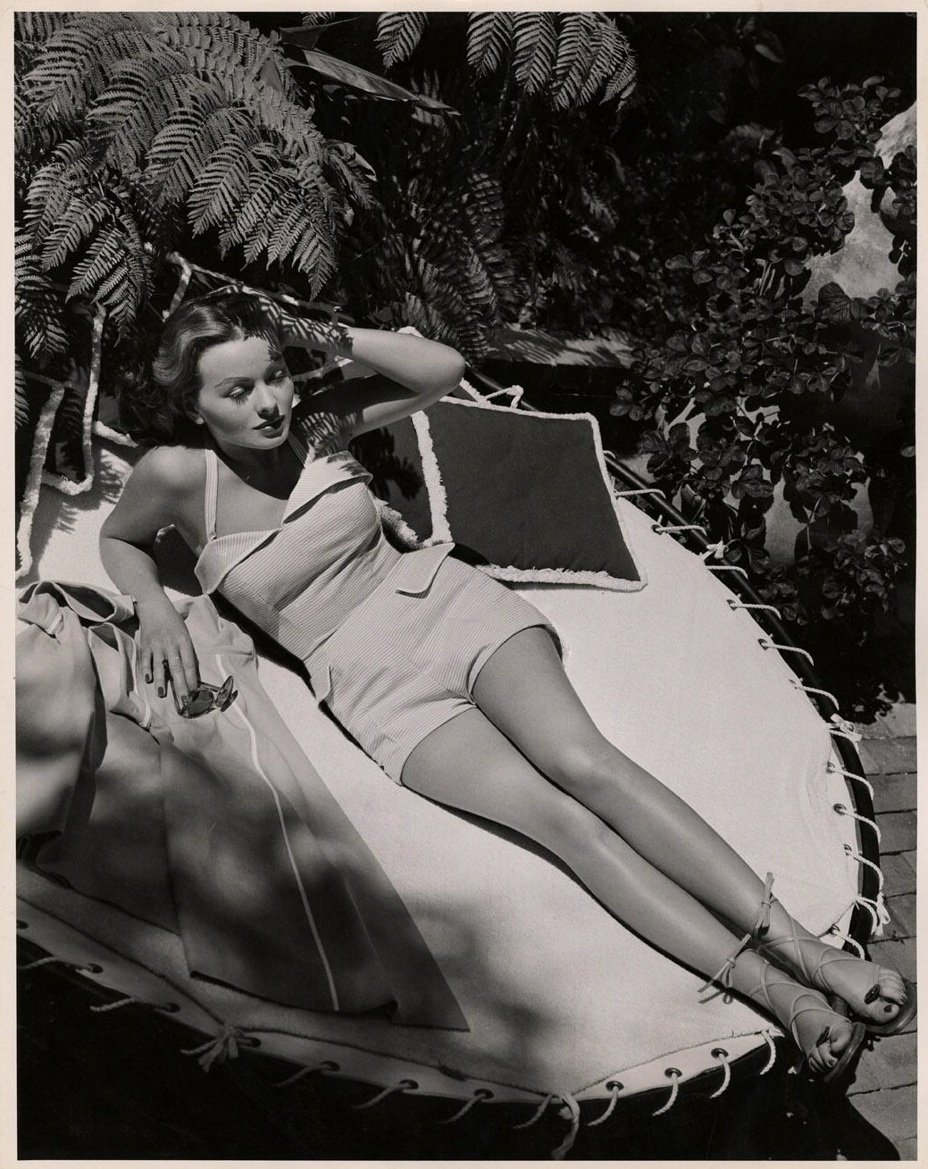 People who liked Jeanne Crain's feet, also liked.