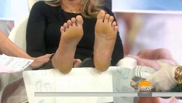 Foot tickle pantyhose 