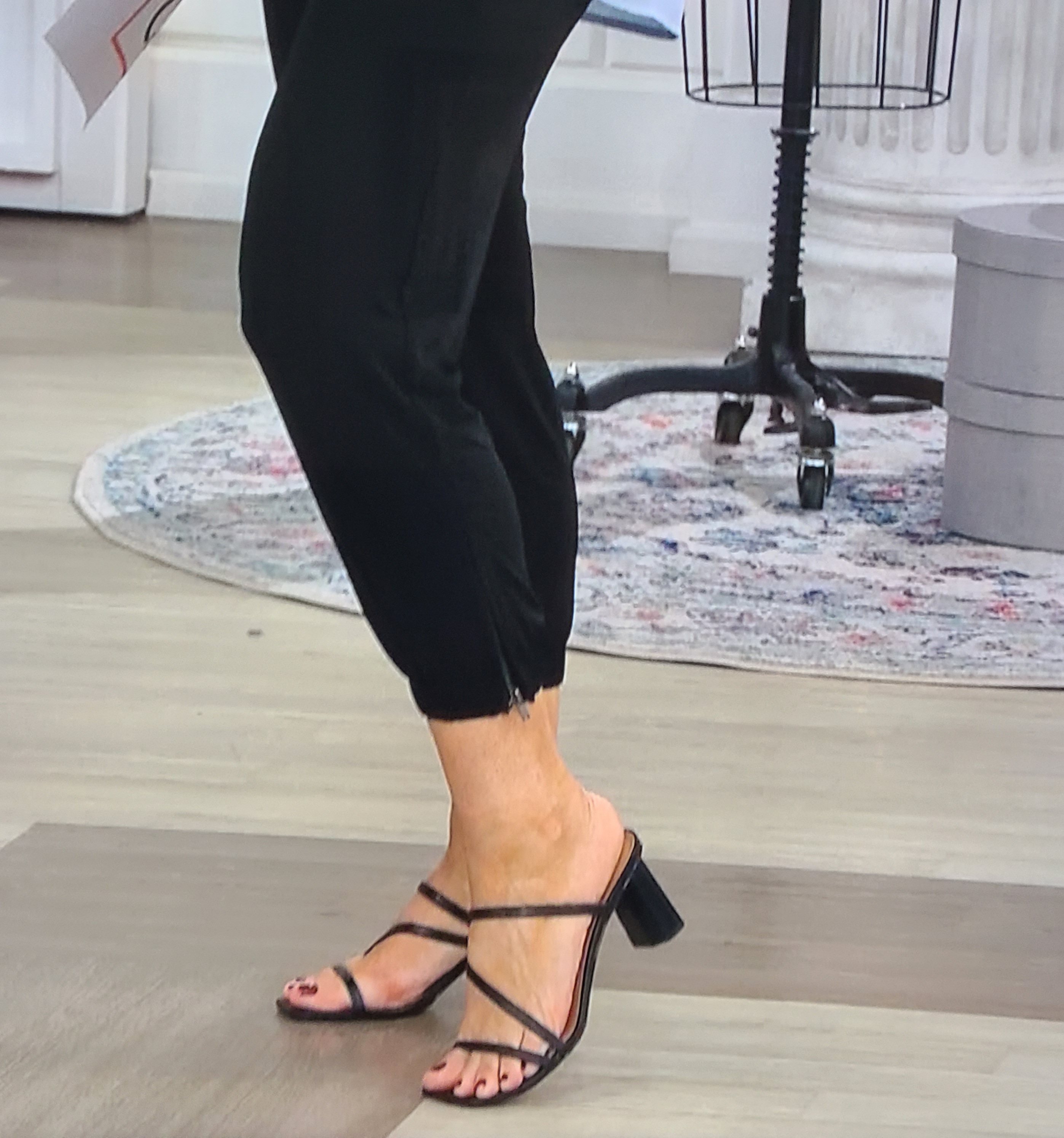 Jennifer Coffeys Feet 7173