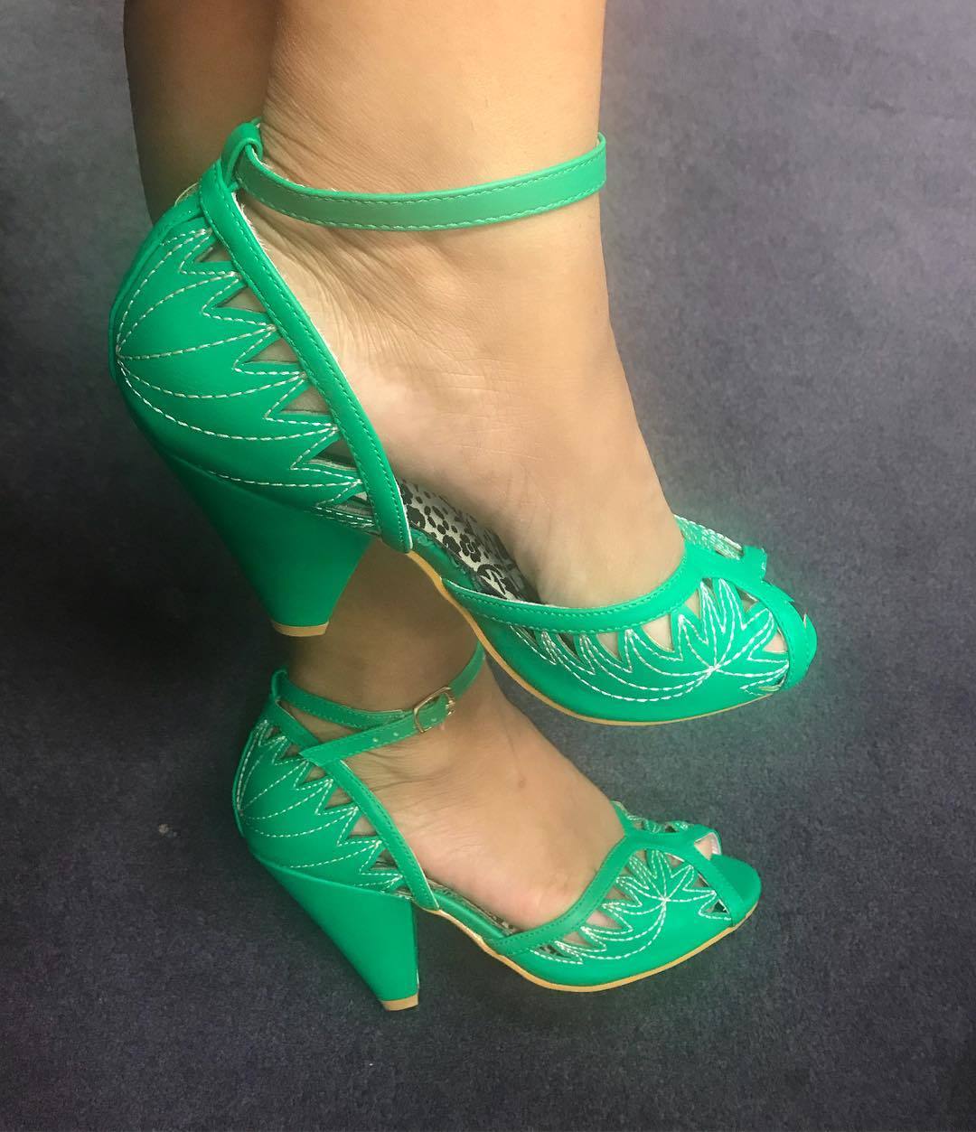 Jenny L. Saldaña's feet