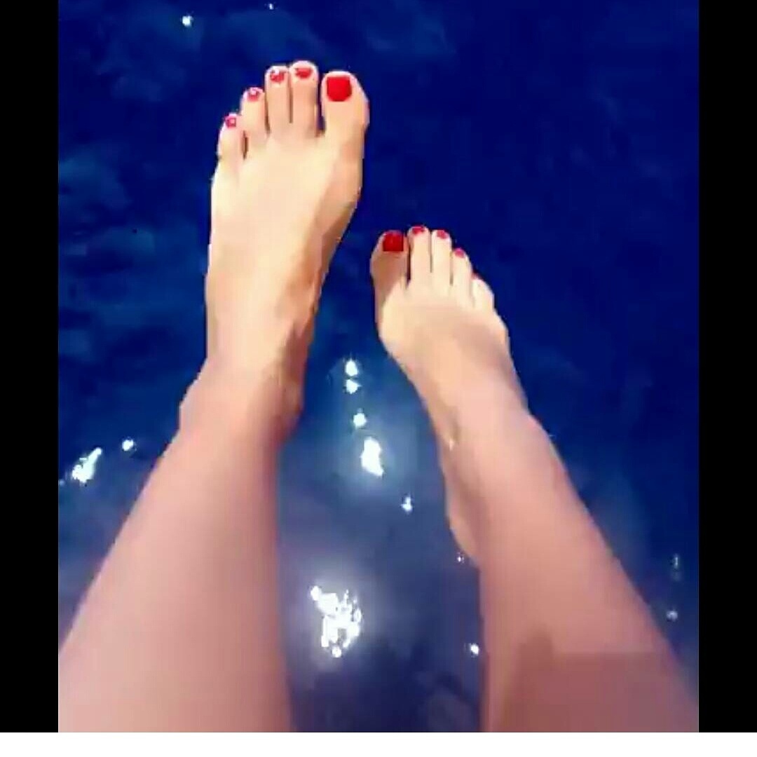 Jessica Albas Feet