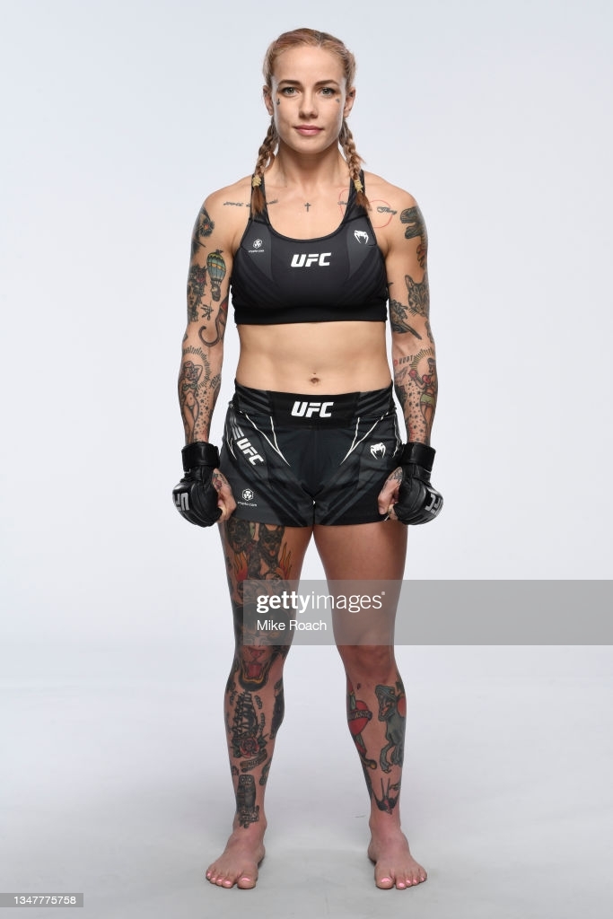 Jessica Rose Clark Hot