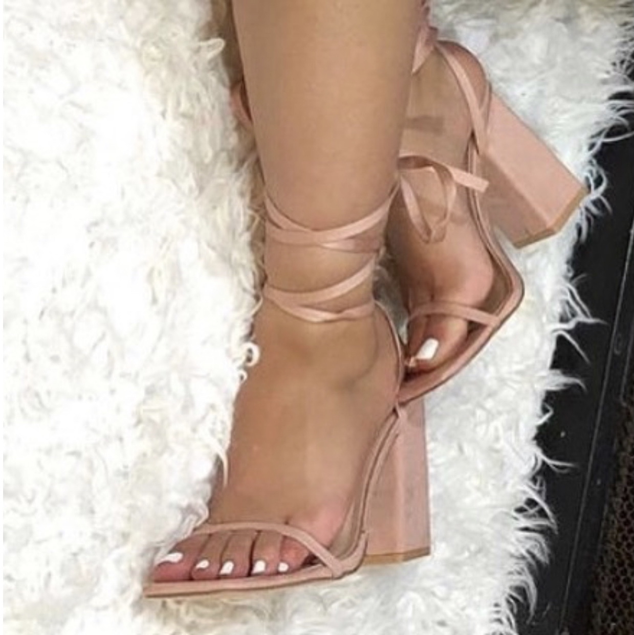 Jessica Awadis's Feet - I piedi di Jessica Awadis - Celebrities Feet 2023