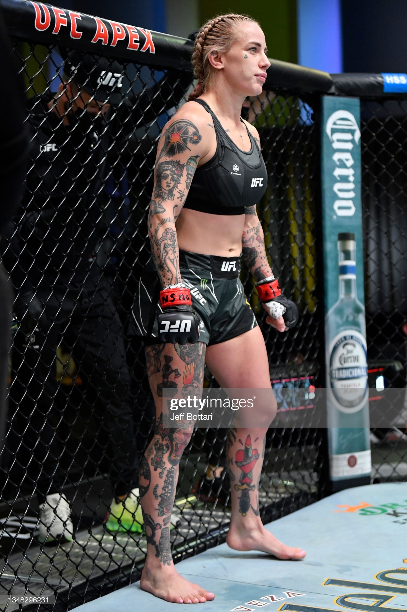 Jessica Rose Clark Hot