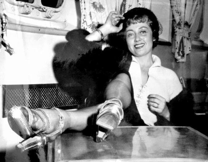 Joan Blondell's Feet - I piedi di Joan Blondell - Celebrities Feet 2022