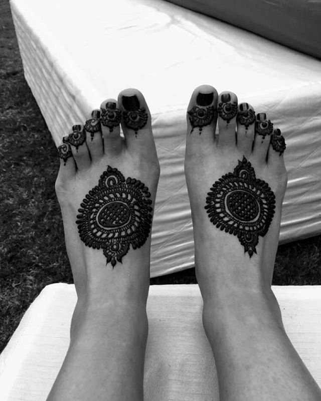 Feet of Juanita Arias