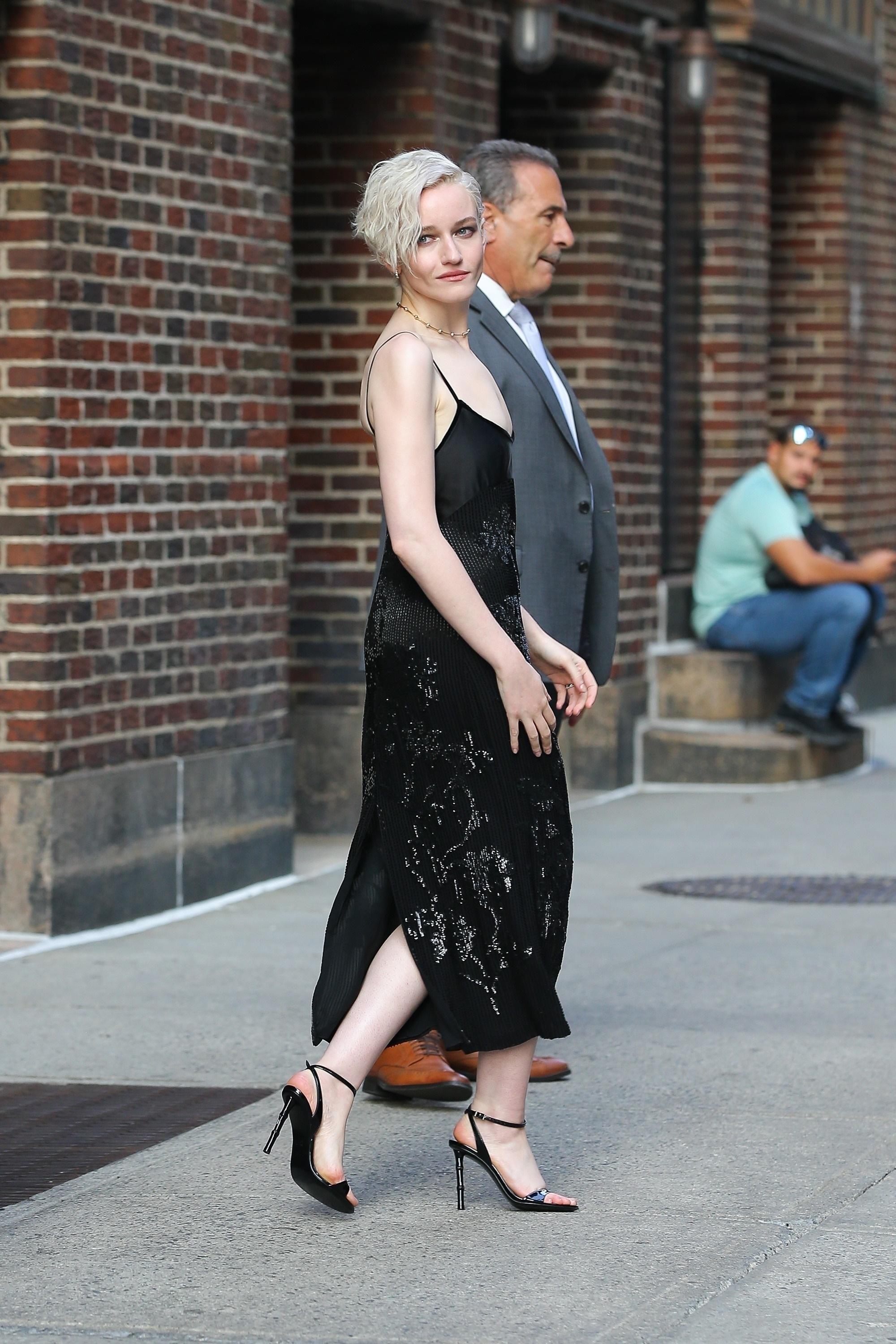 Julia Garner's feet