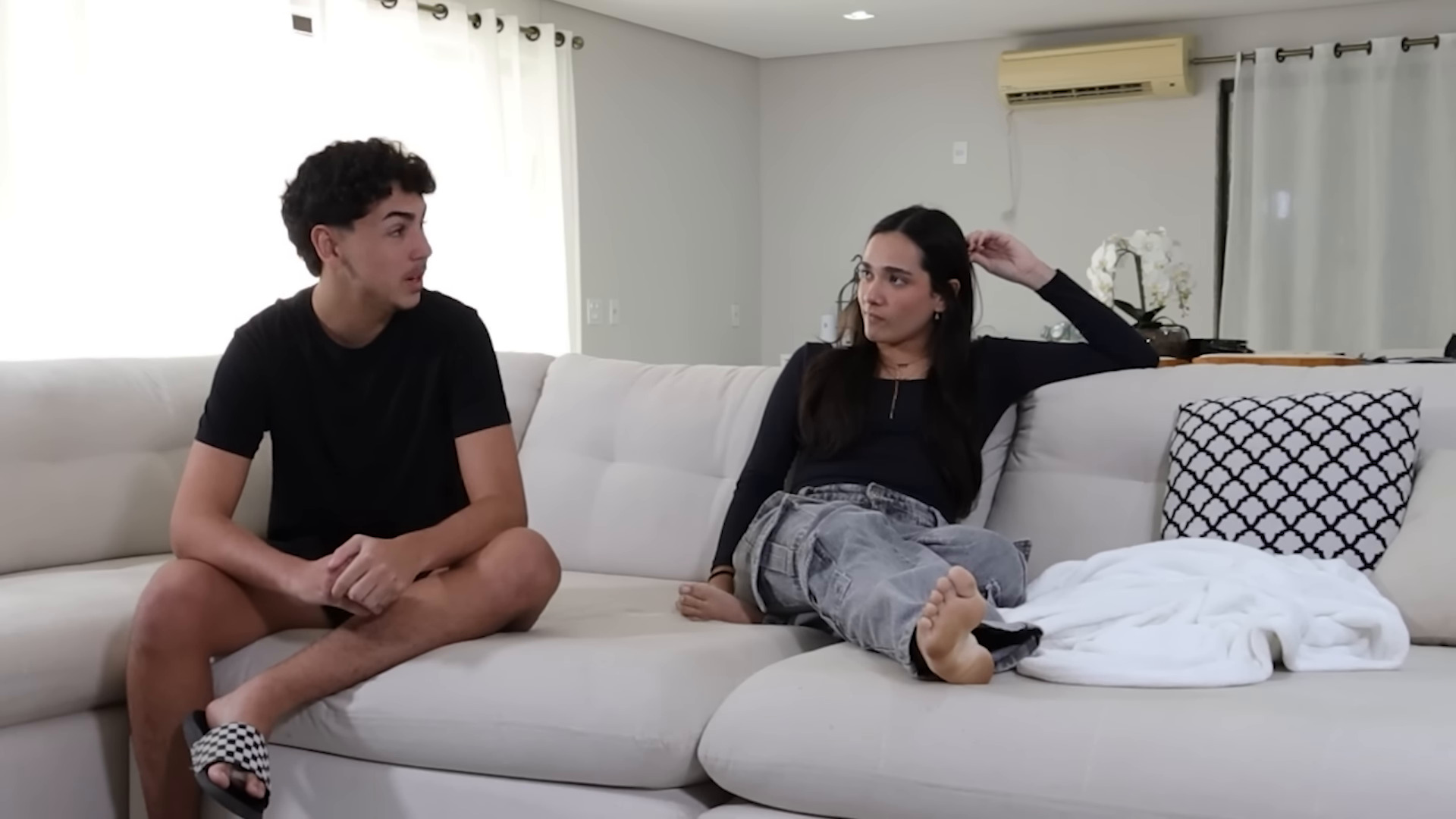 Feet of Juliana Baltar