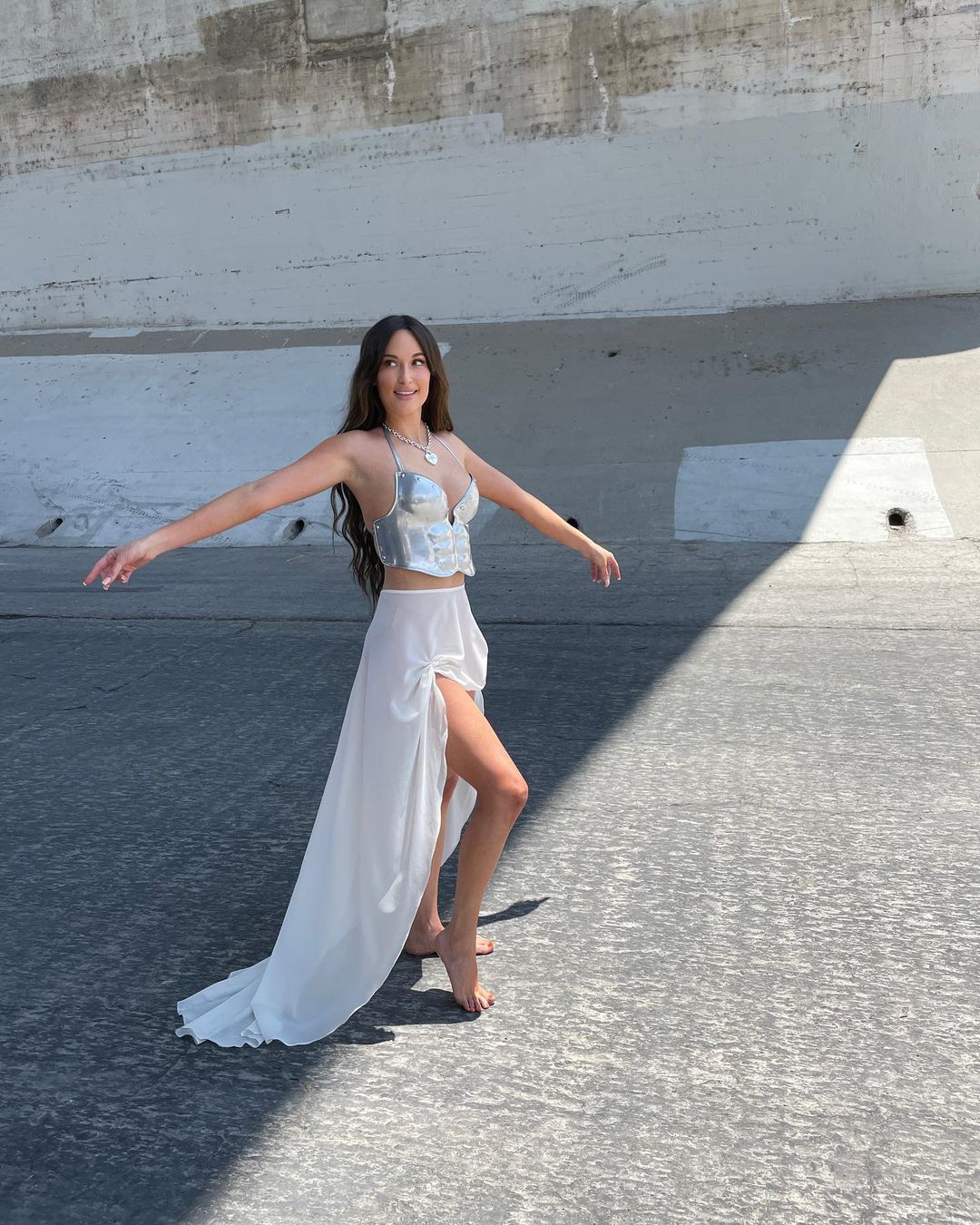 https://pics.wikifeet.com/Kacey-Musgraves-Feet-6092846.jpg