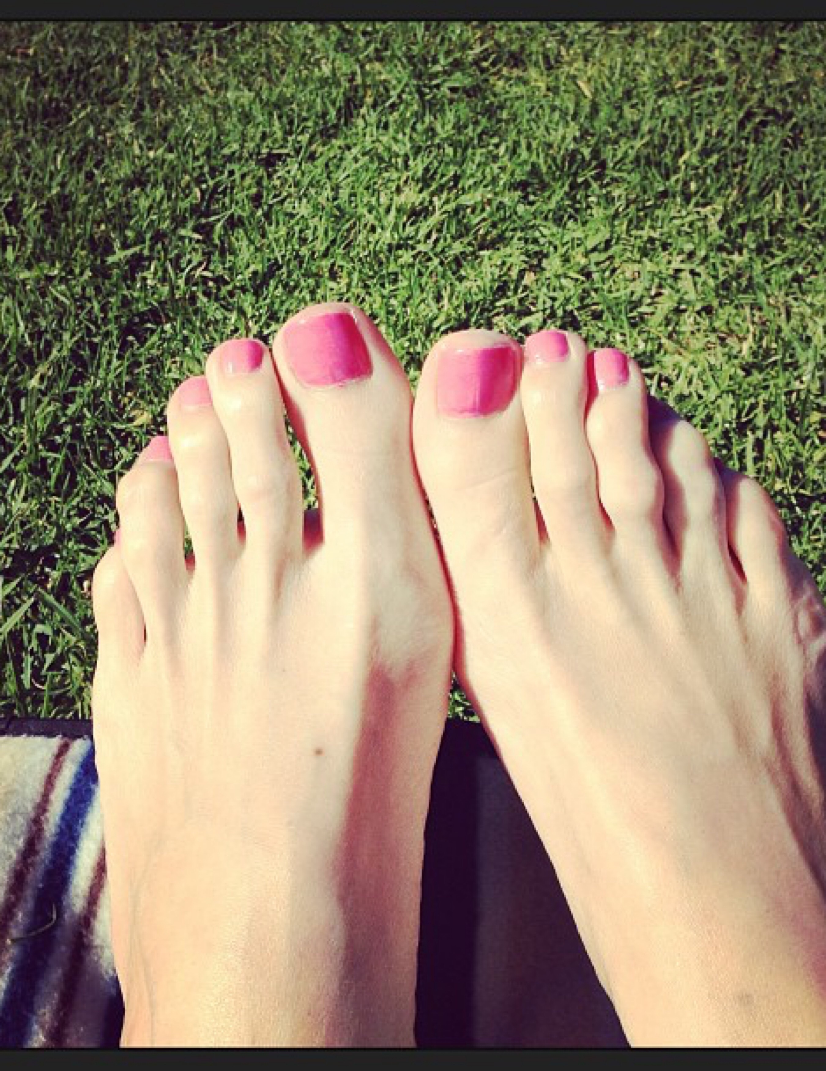 Kait Borsay's Feet I piedi di Kait Borsay Celebrities Feet 2022