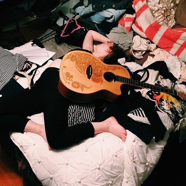 Kaitlyn Dever's Feet