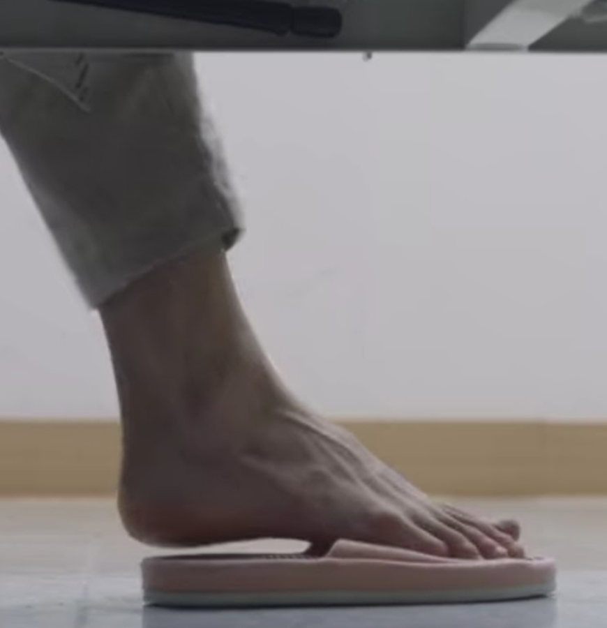 Kang Ha-neul's Feet << wikiFeet Men