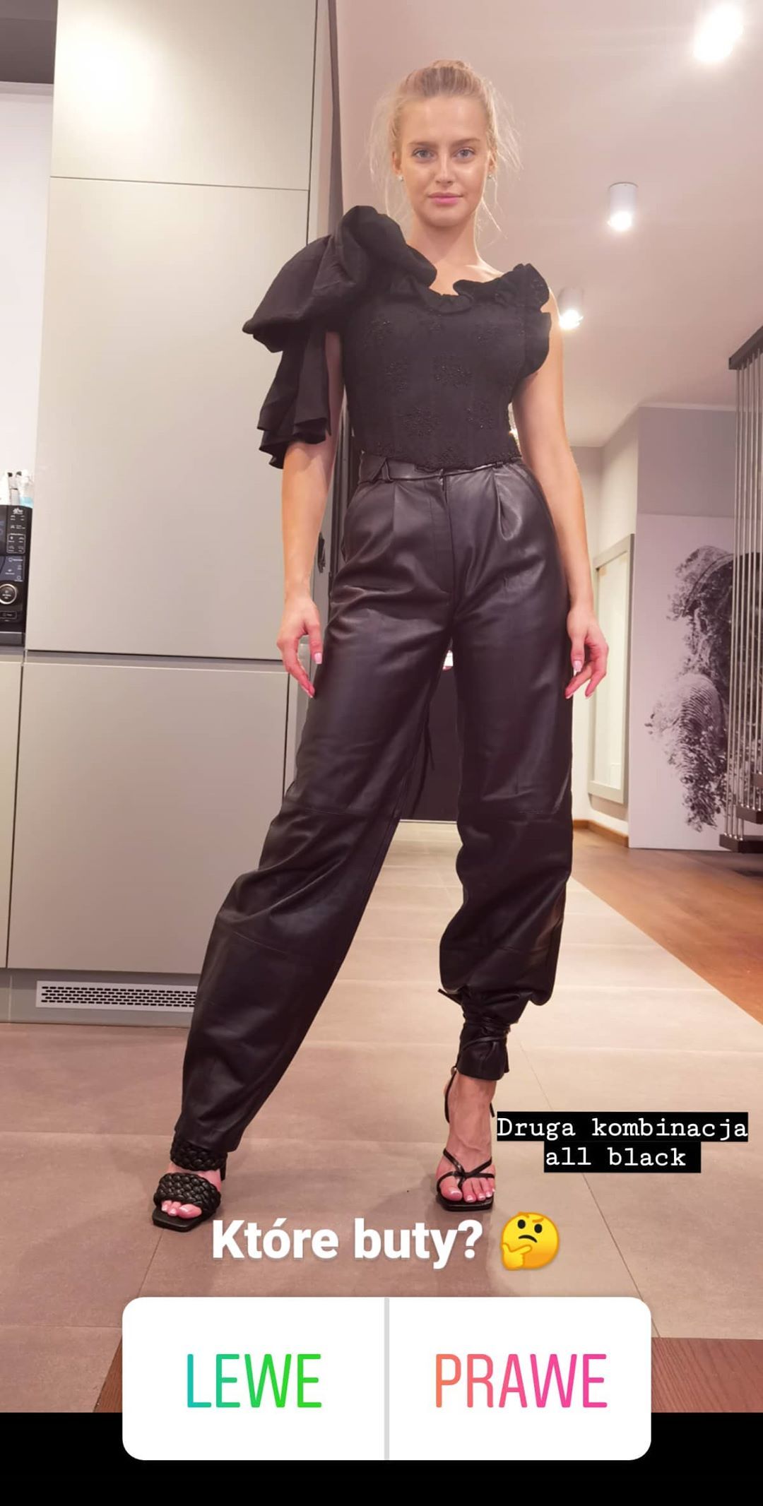 Feet of Karolina Pisarek