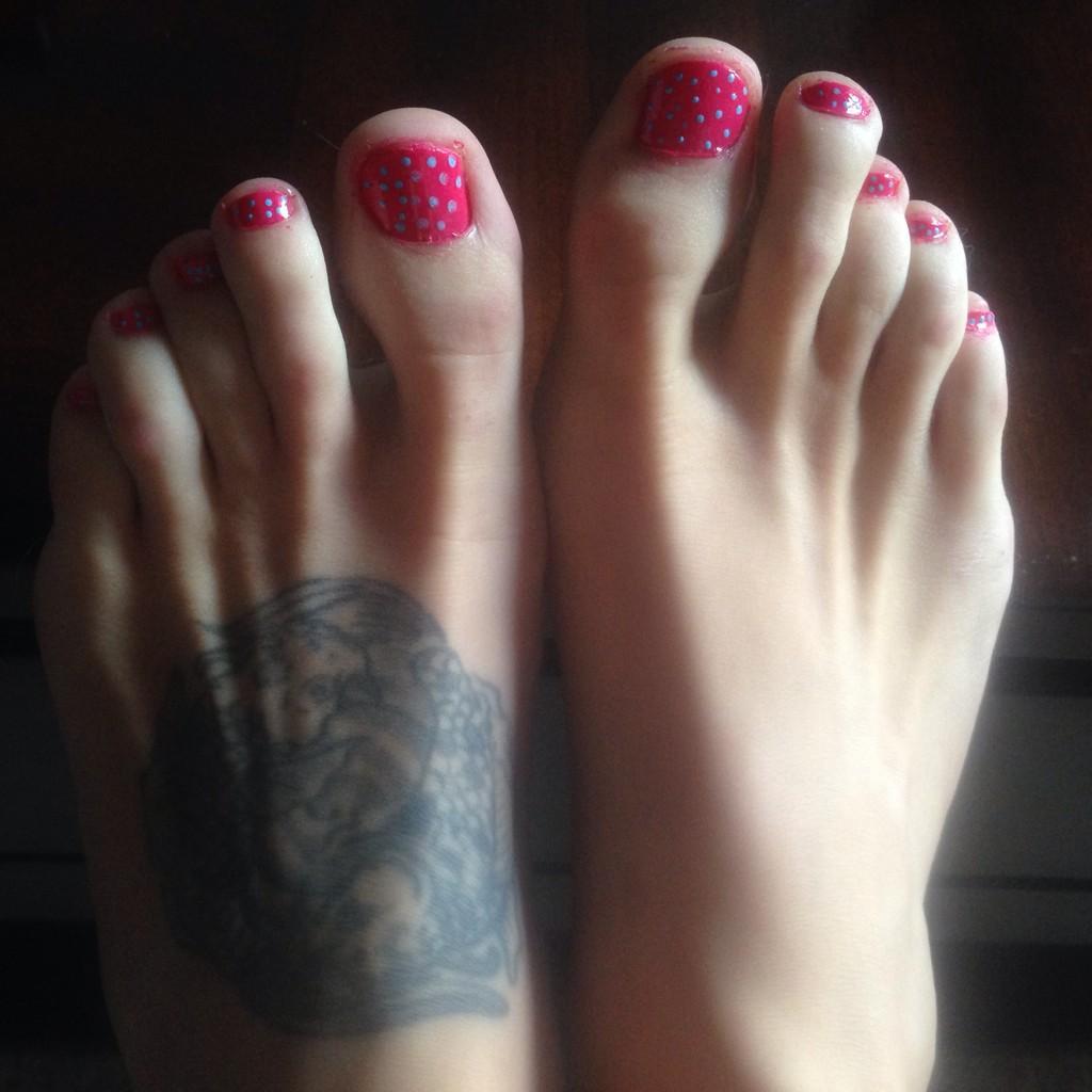 Katrina Isis's feet