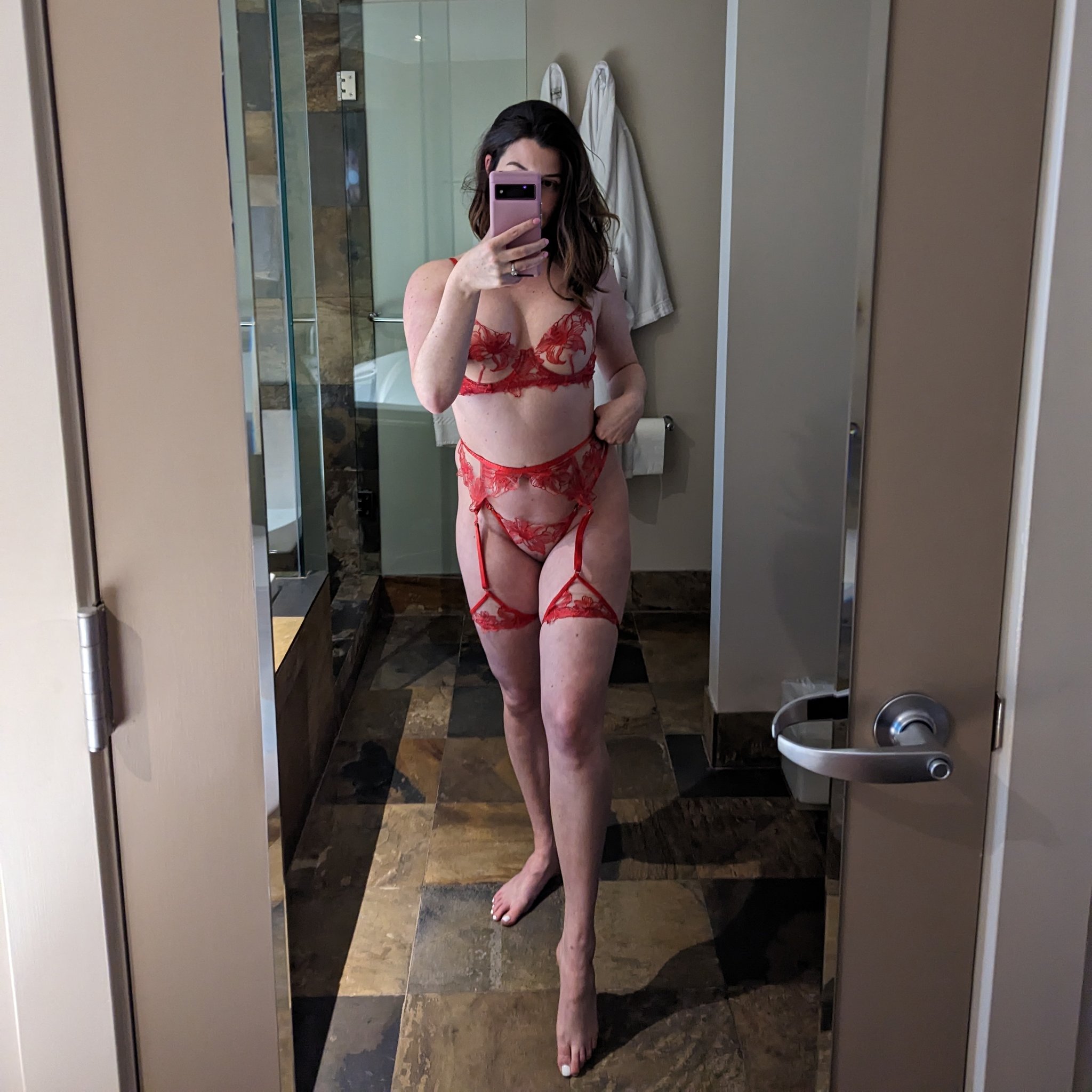 Kayla Summers's feet