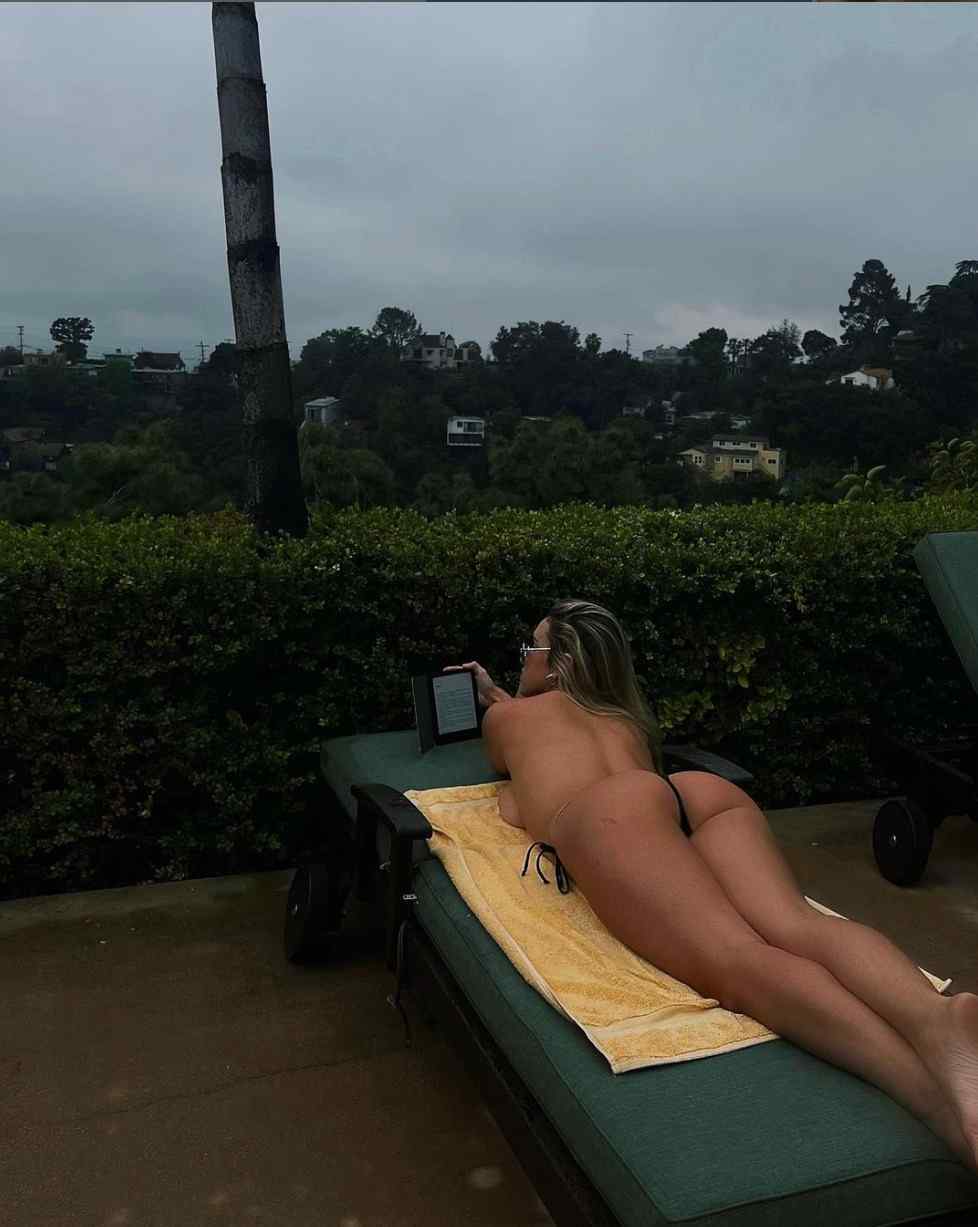 Feet of Kayla Simmons