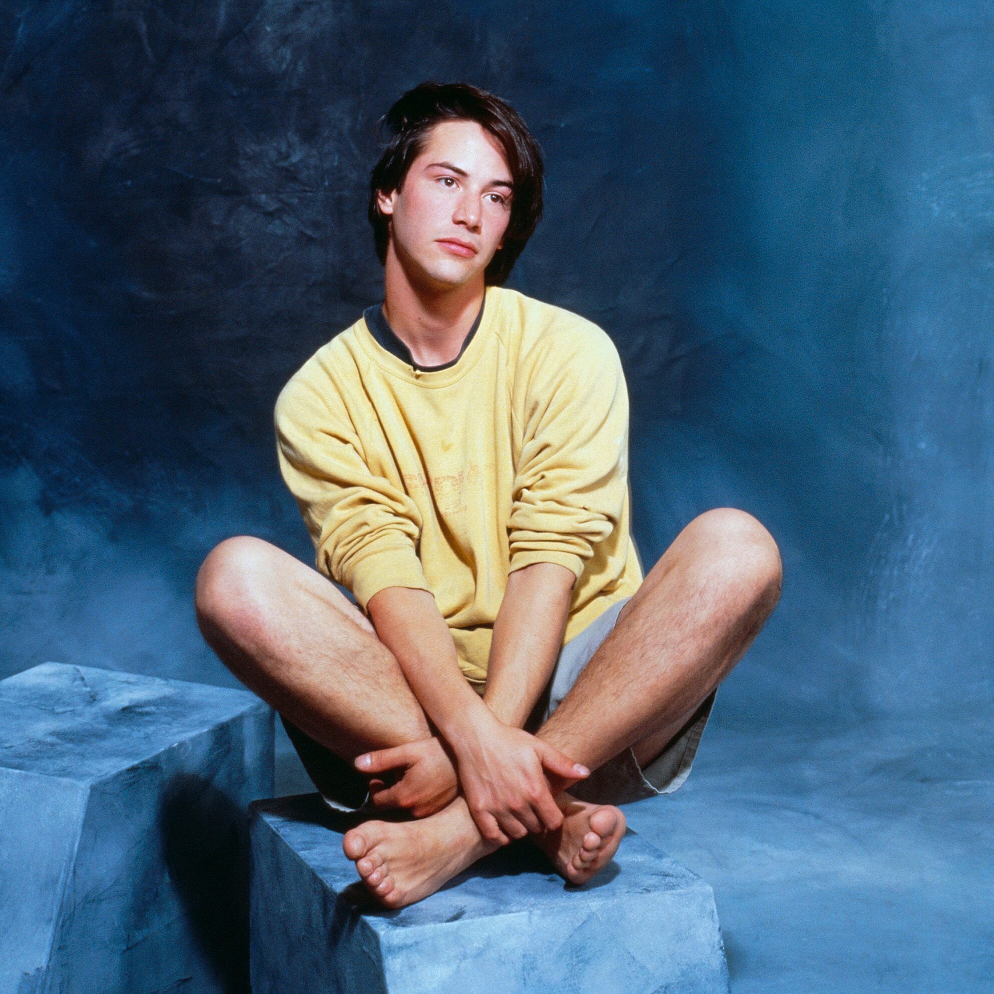 [IMAGE:https://pics.wikifeet.com/Keanu-Reeves-Feet-6194463.jpg]