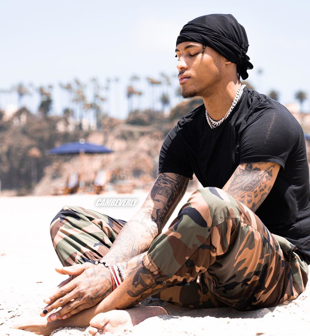 Barefoot Male Celebs of Color — Kelly Oubre Jr.