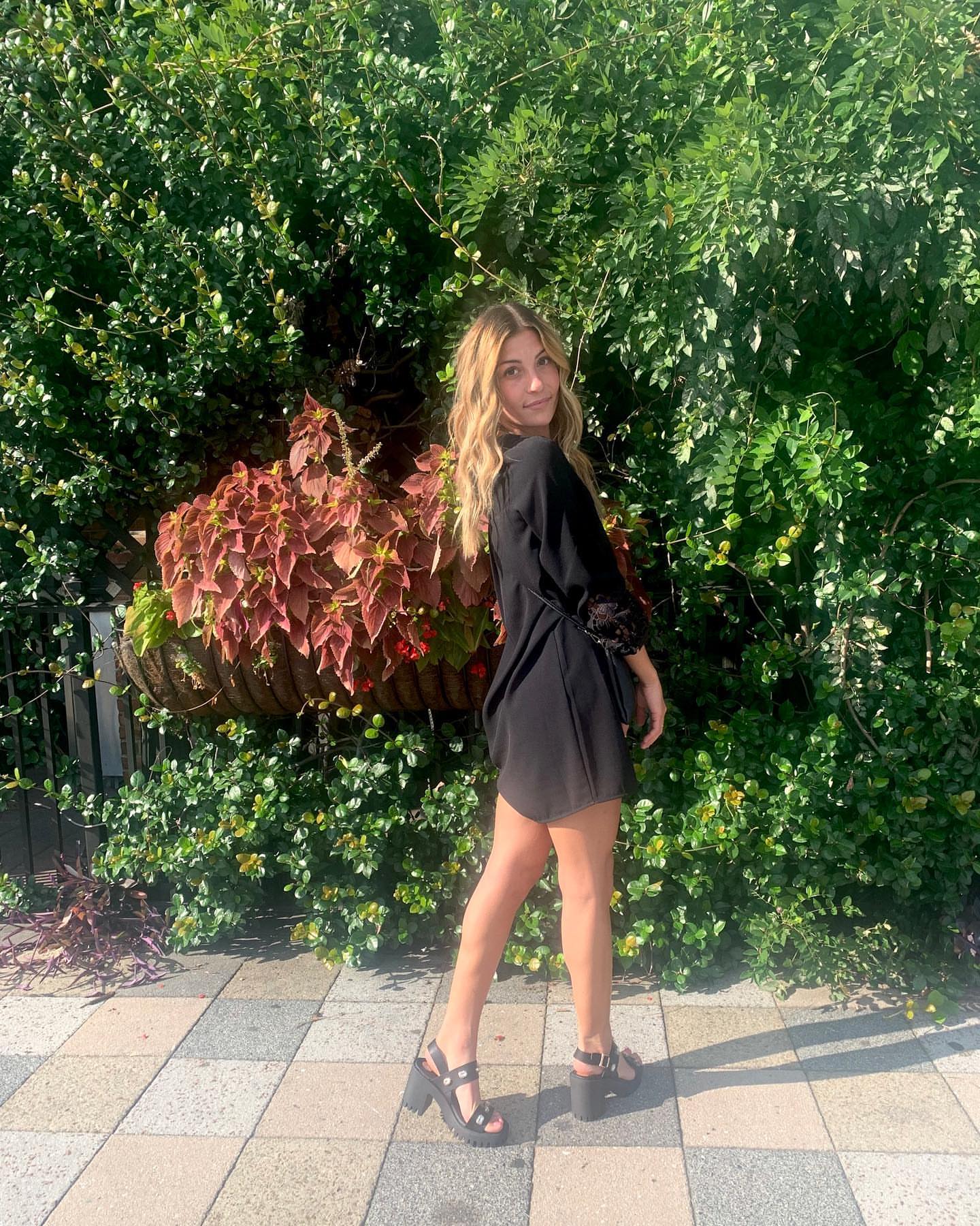 Feet of Kendal Grey