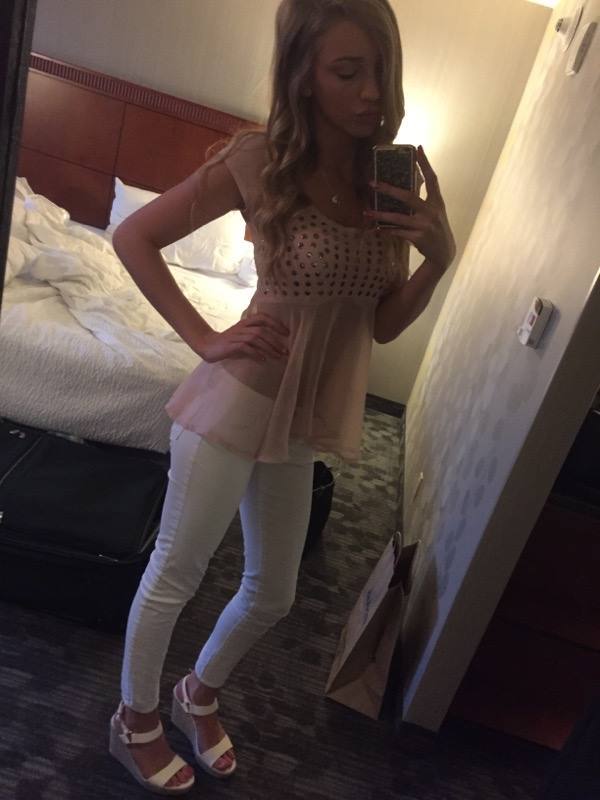 Kendra Sunderland feet photo 3
