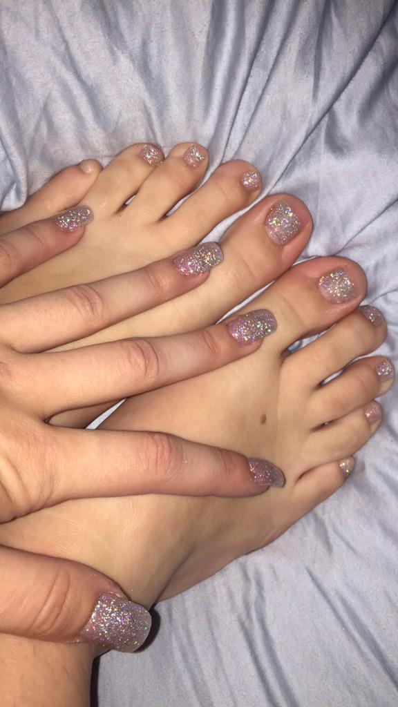 Kendra Sunderland feet photo 11