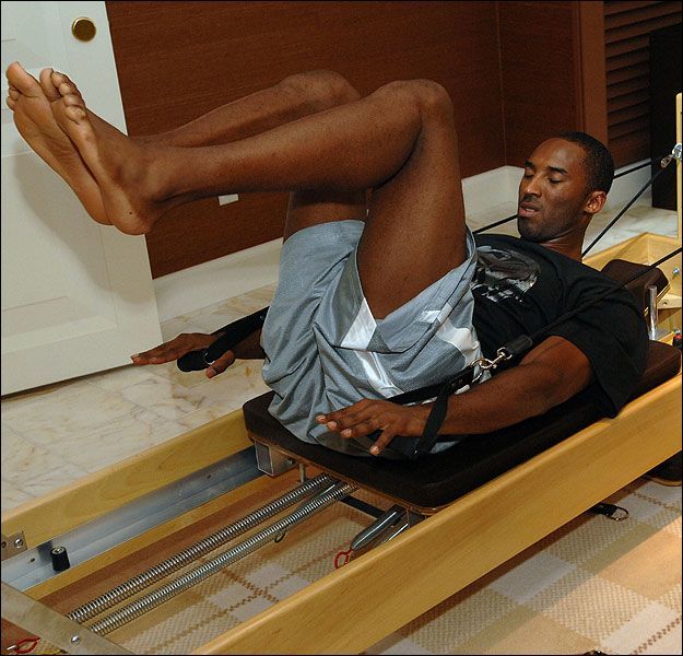 Kobe Bryant's Feet \u003c\u003c wikiFeet Men