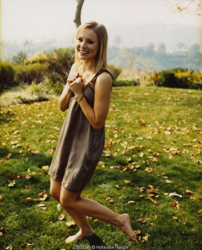 https://pics.wikifeet.com/Kristen-Bell-Feet-131121.jpg