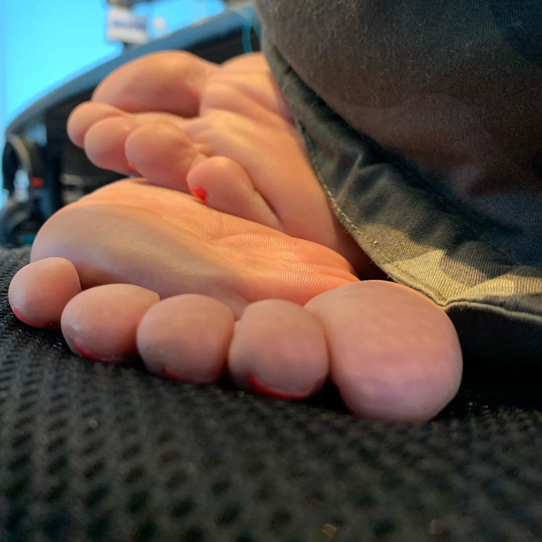 Kyle Unfug feet photo 191699898 Kyle Unfug feet photo 191699898 - High quality celebrity feet picture