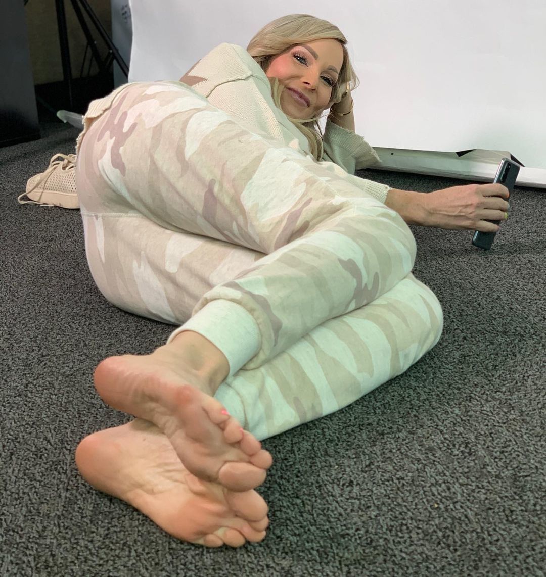 Kyle Unfug feet photo 191699980 Kyle Unfug feet photo 191699980 - High quality celebrity feet picture