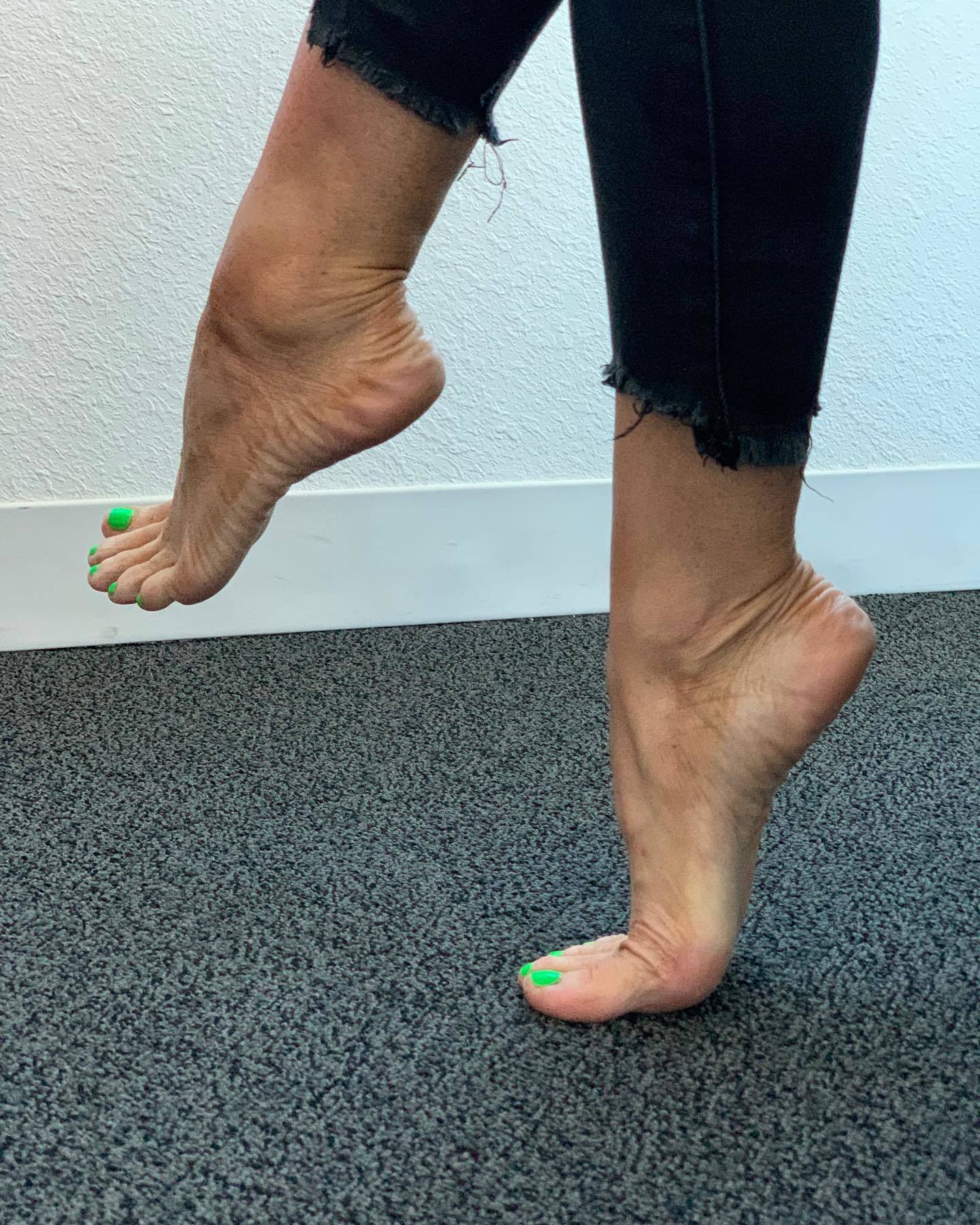 Kyle Unfug feet photo 191700127 Kyle Unfug feet photo 191700127 - High quality celebrity feet picture