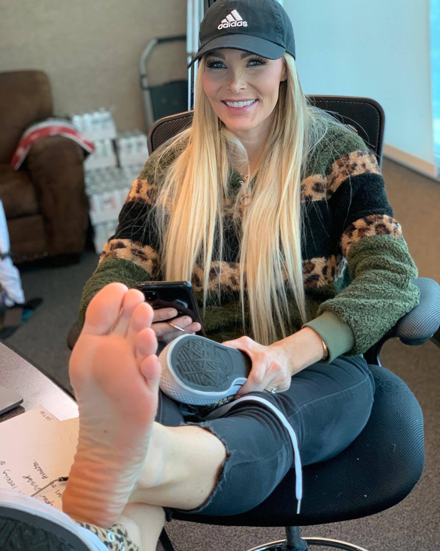 Kyle Unfug feet photo 191700186 Kyle Unfug feet photo 191700186 - High quality celebrity feet picture