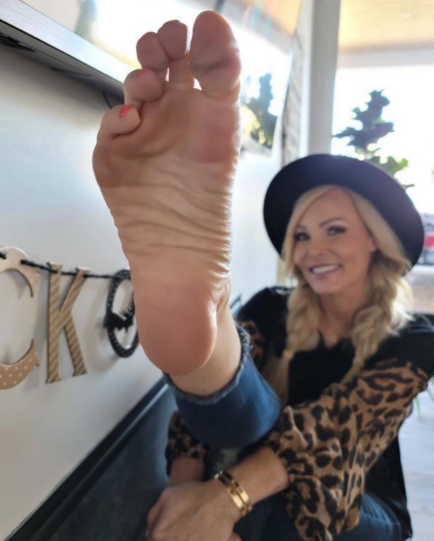 Kyle Unfug feet photo 191700210 Kyle Unfug feet photo 191700210 - High quality celebrity feet picture