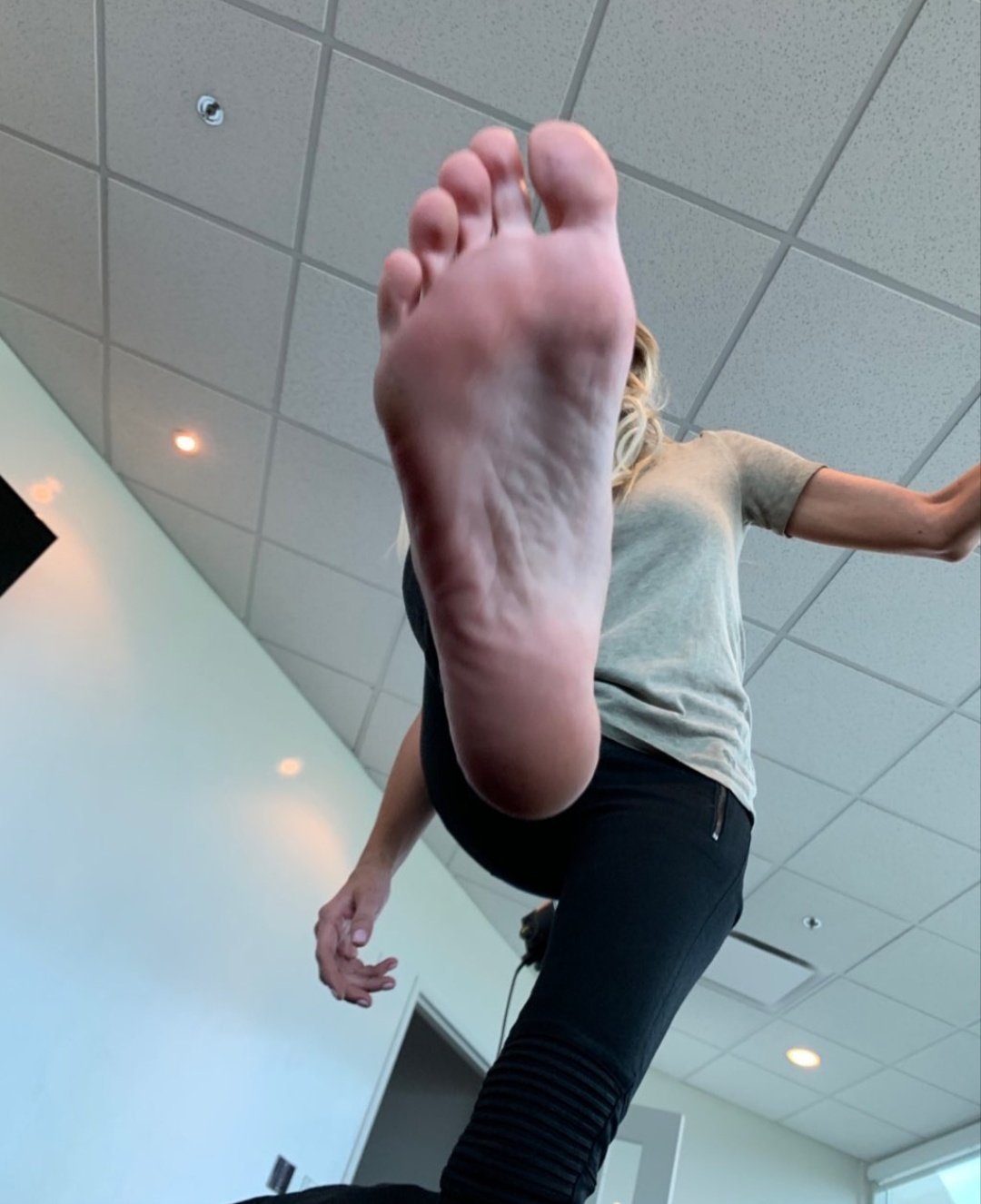 Kyle Unfug feet photo 191700376 Kyle Unfug feet photo 191700376 - High quality celebrity feet picture