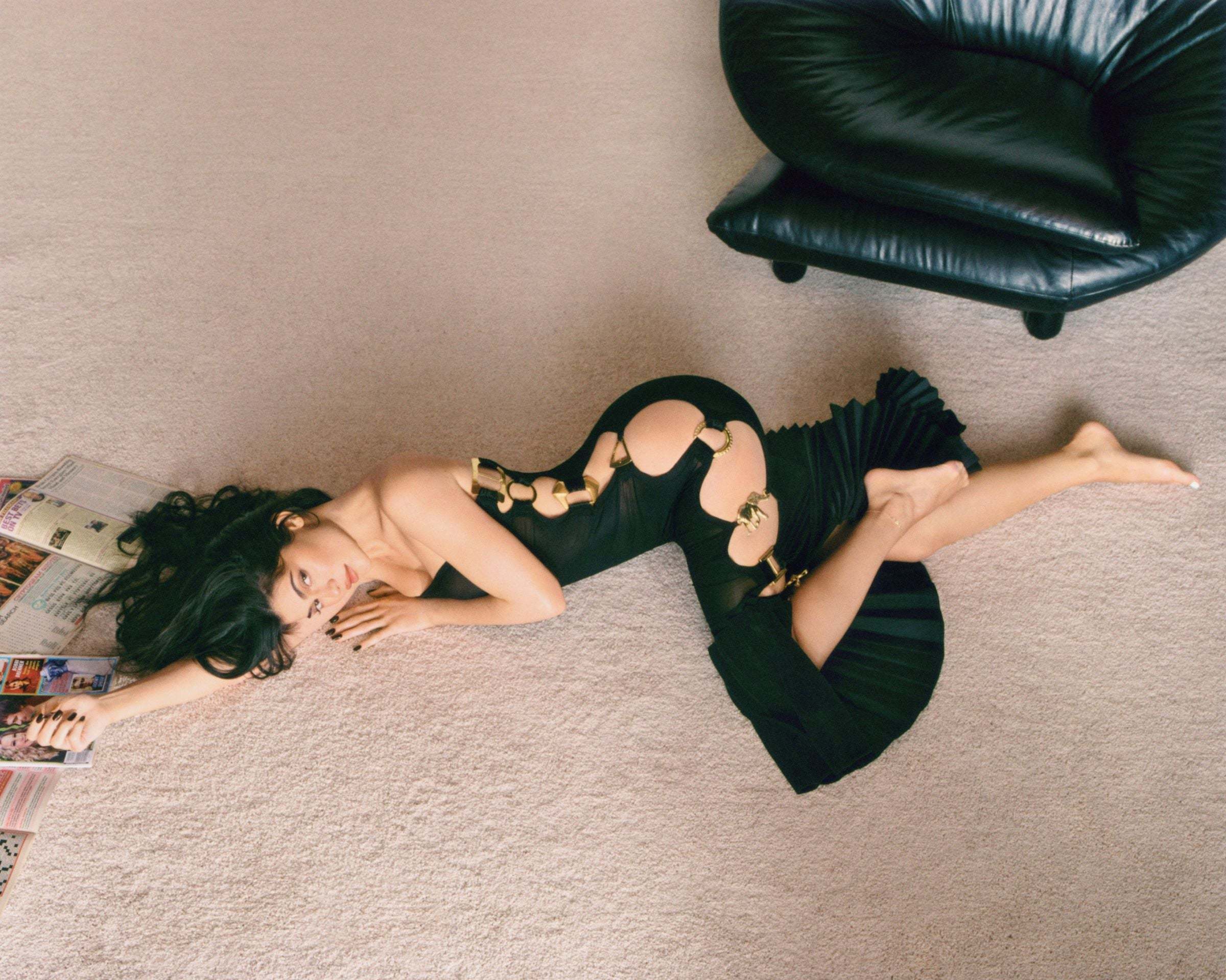 Kylie Jenner's Feet in Slides 2 Insta Story 04-29-2020 : r/CelebrityFeet