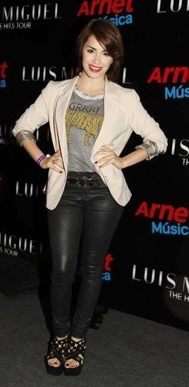 Feet of Lali Espósito