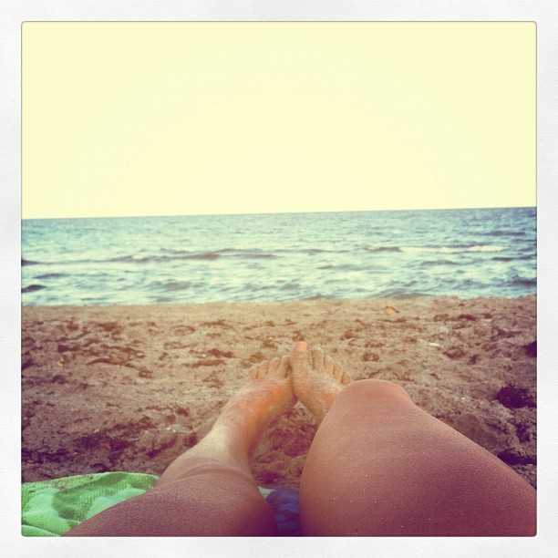 Feet of Lamise Mansur