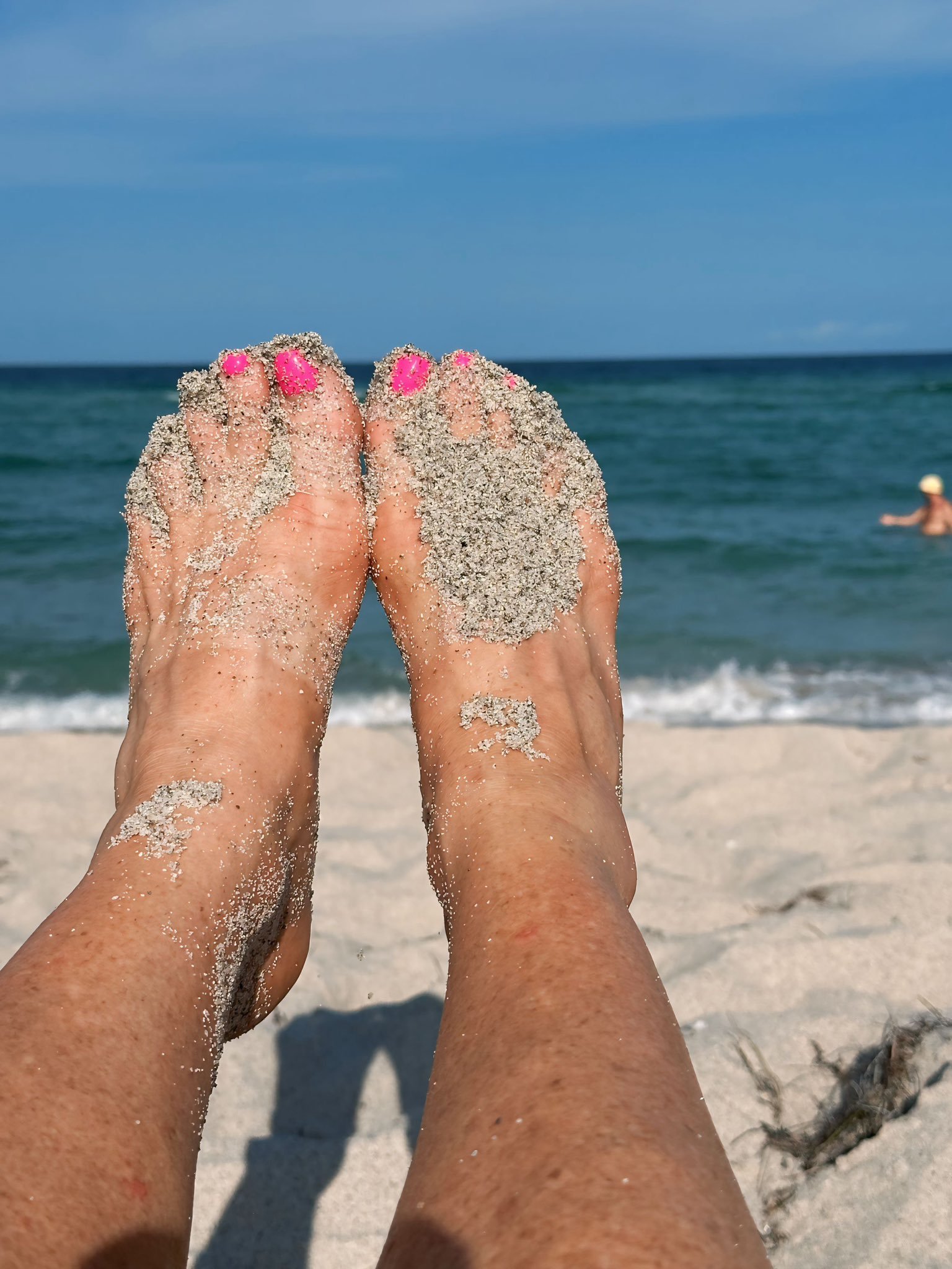 Lana Lee's feet
