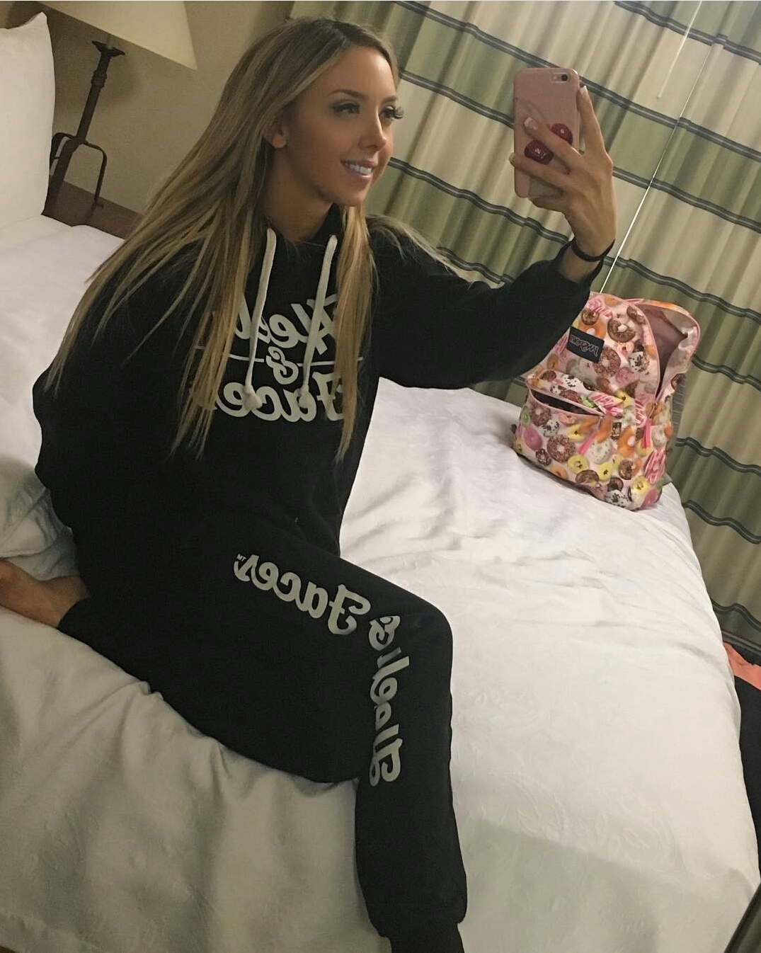 Laura Dennis feet photo 191751930 Laura Dennis feet photo 191751930 - High quality celebrity feet picture