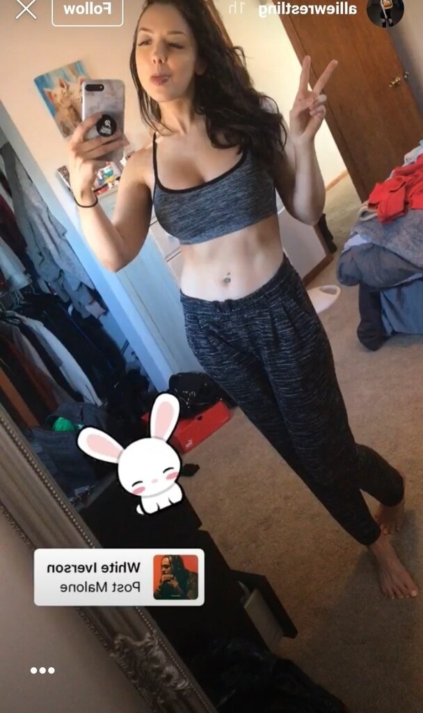 Laura Dennis feet photo 327636461 Laura Dennis feet photo 327636461 - High quality celebrity feet picture